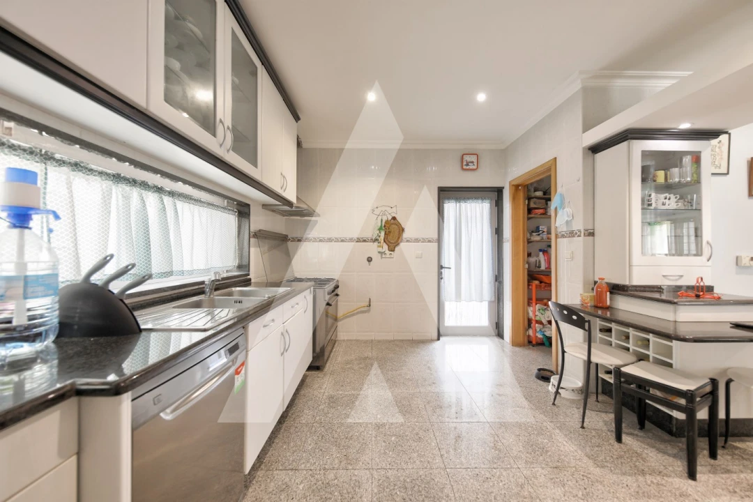 Moradia T4 para Venda em Gafanha da Encarnação Foto 8