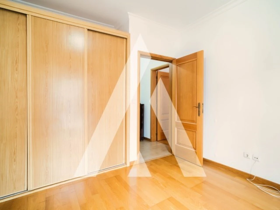 Apartamento T2 para Arrendamento em Tabua Foto 19