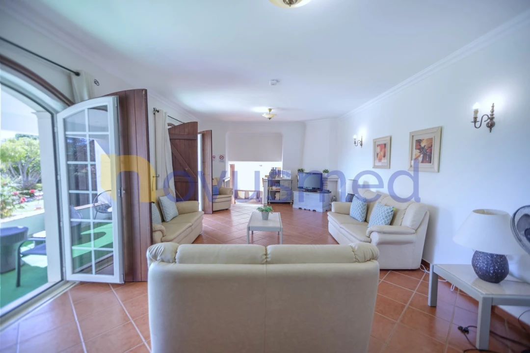 Moradia T5 para Venda em Albufeira e Olhos de Água Foto 5