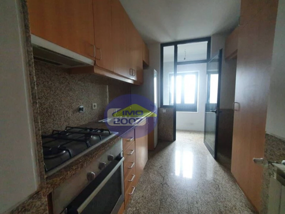 Apartamento T2 para Venda em Oliveira do Douro Foto 2