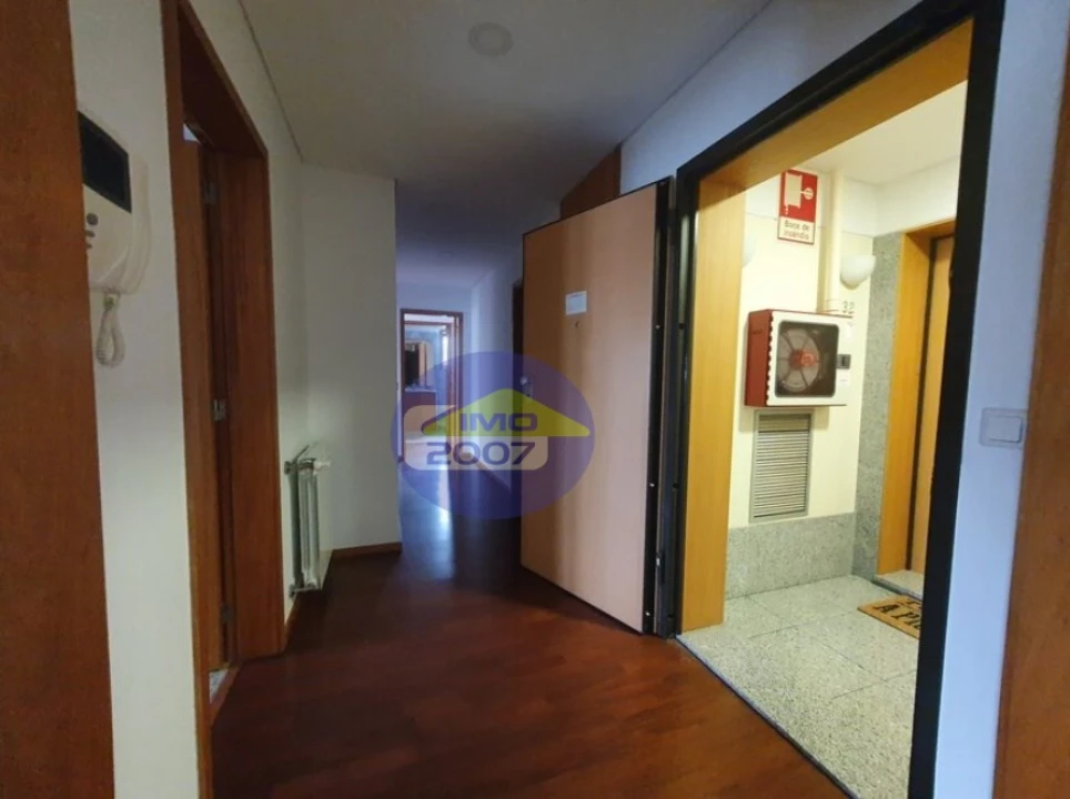 Apartamento T2 para Venda em Oliveira do Douro Foto 4