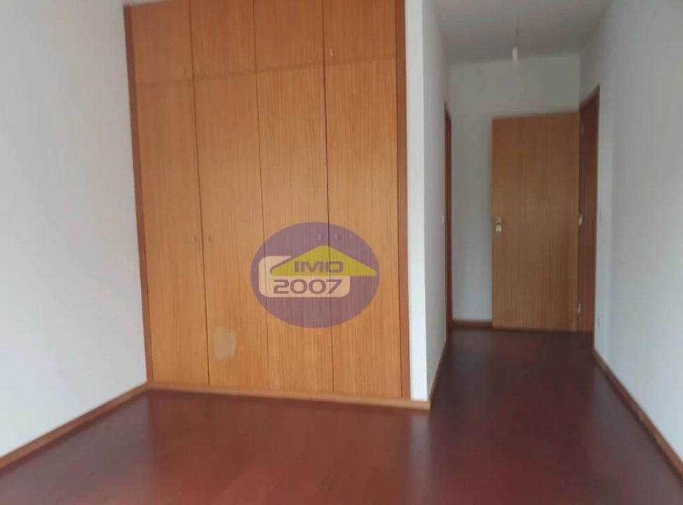 Apartamento T2 para Venda em Oliveira do Douro Foto 11