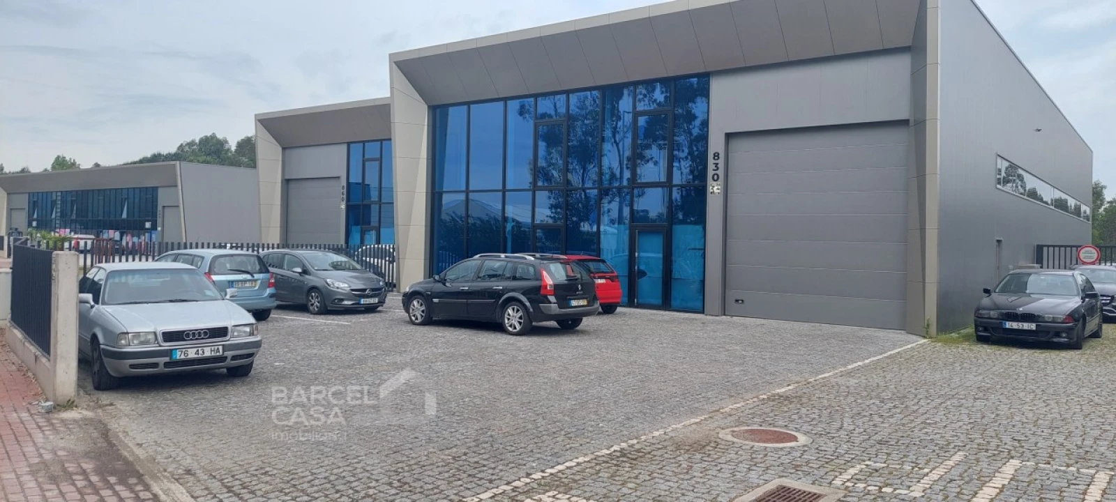 Armazém para Arrendamento em Carreira e Fonte Coberta Foto 2