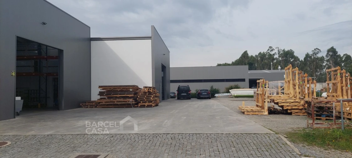 Armazém para Arrendamento em Carreira e Fonte Coberta Foto 5