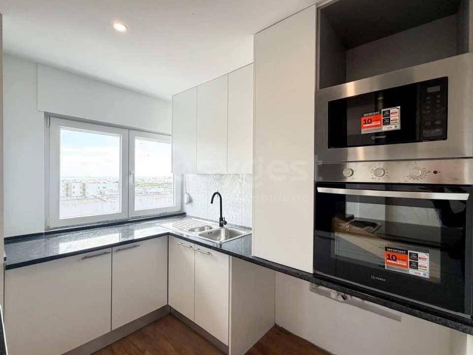 Apartamento T3 para Venda em Caparica e Trafaria Foto 4