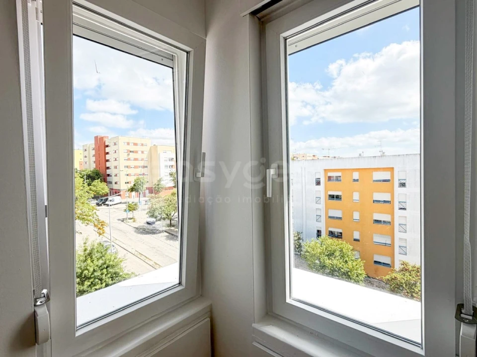 Apartamento T3 para Venda em Caparica e Trafaria Foto 8