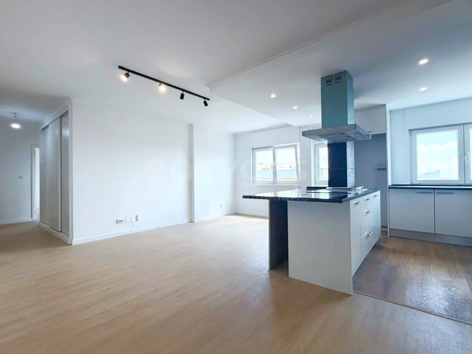Apartamento T3 para Venda em Caparica e Trafaria Foto 9