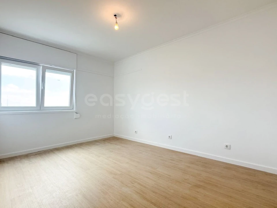 Apartamento T3 para Venda em Caparica e Trafaria Foto 16
