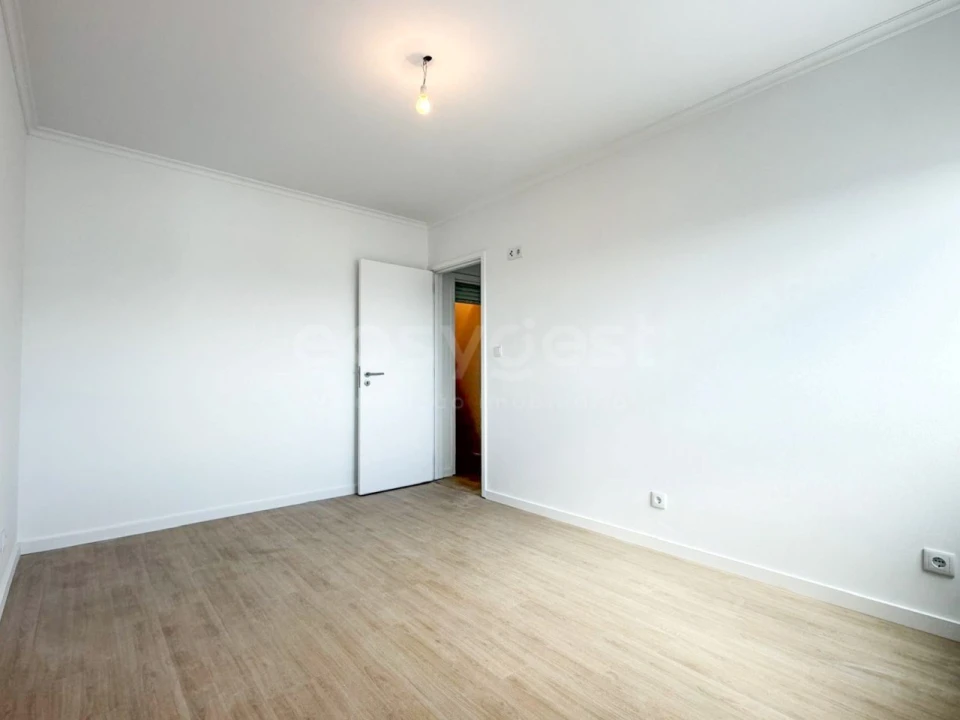 Apartamento T3 para Venda em Caparica e Trafaria Foto 21