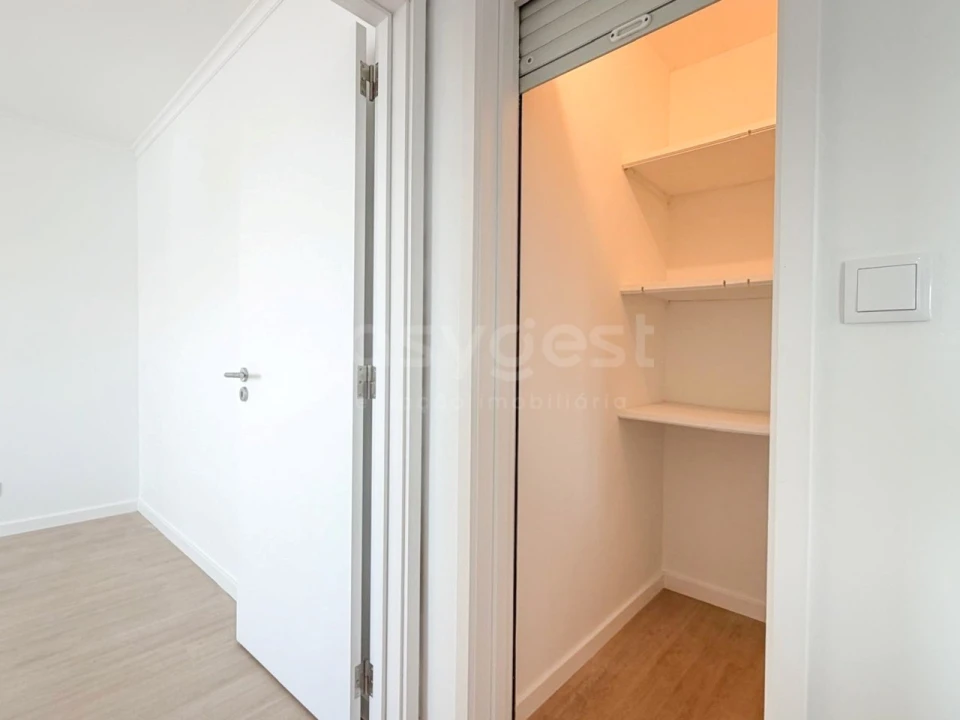 Apartamento T3 para Venda em Caparica e Trafaria Foto 22