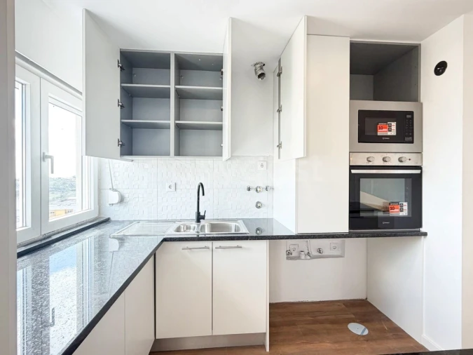 Apartamento T3 para Venda em Caparica e Trafaria Foto 2