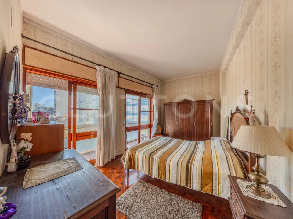 Apartamento T5 para Venda em Faro (Sé e São Pedro) Foto 4