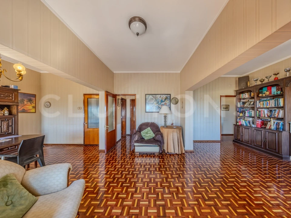 Apartamento T5 para Venda em Faro (Sé e São Pedro) Foto 7