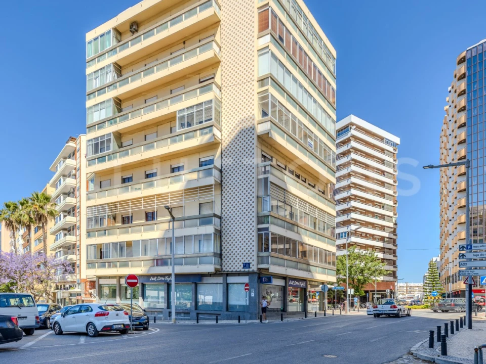 Apartamento T5 para Venda em Faro (Sé e São Pedro) Foto 38