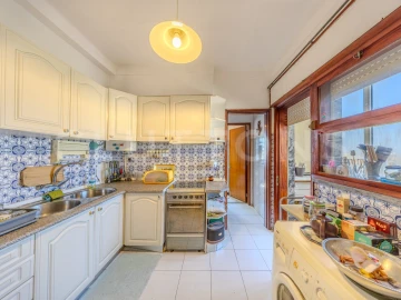 Apartamento T5 para Venda em Faro (Sé e São Pedro)