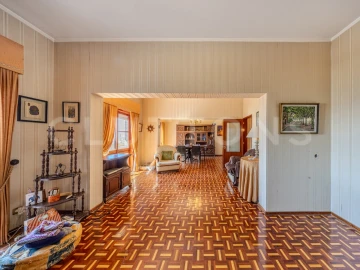 Apartamento T5 para Venda em Faro (Sé e São Pedro)