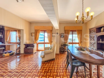 Apartamento T5 para Venda em Faro (Sé e São Pedro)