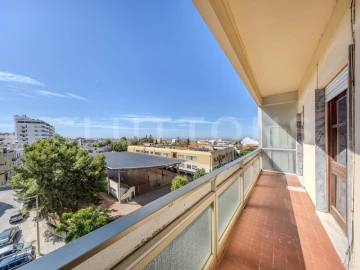 Apartamento T5 para Venda em Faro (Sé e São Pedro)