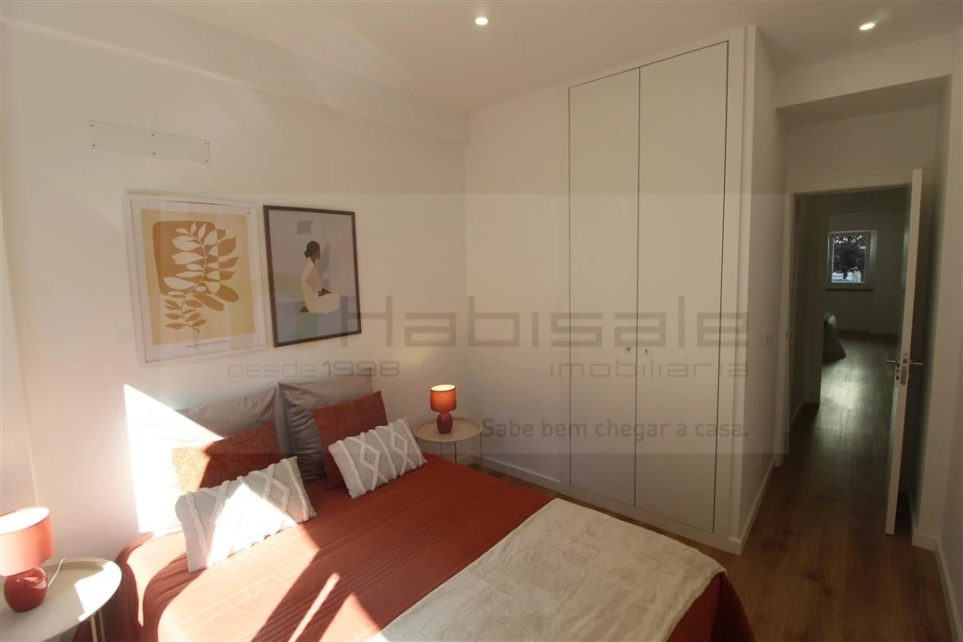 Apartamento T2 para Venda em Benfica Foto 4