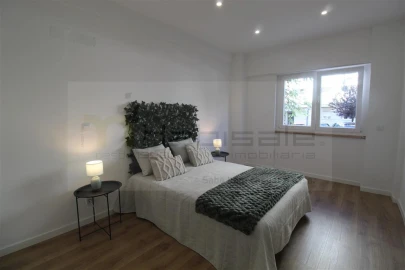 Apartamento T2 para Venda em Benfica
