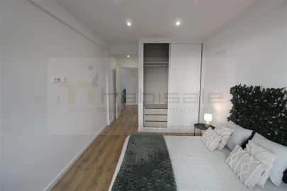 Apartamento T2 para Venda em Benfica