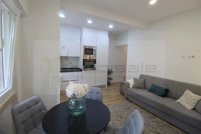 Apartamento T2 para Venda em Benfica