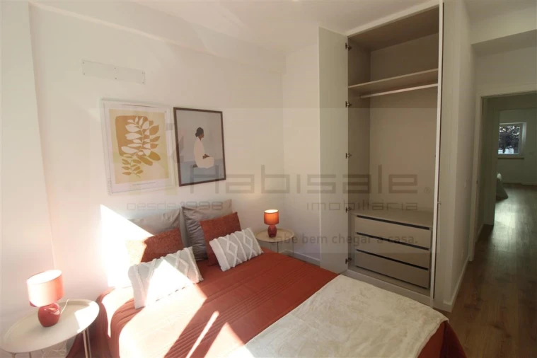 Apartamento T2 para Venda em Benfica Foto 5