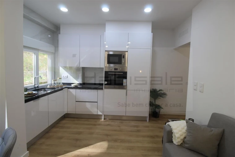 Apartamento T2 para Venda em Benfica Foto 17