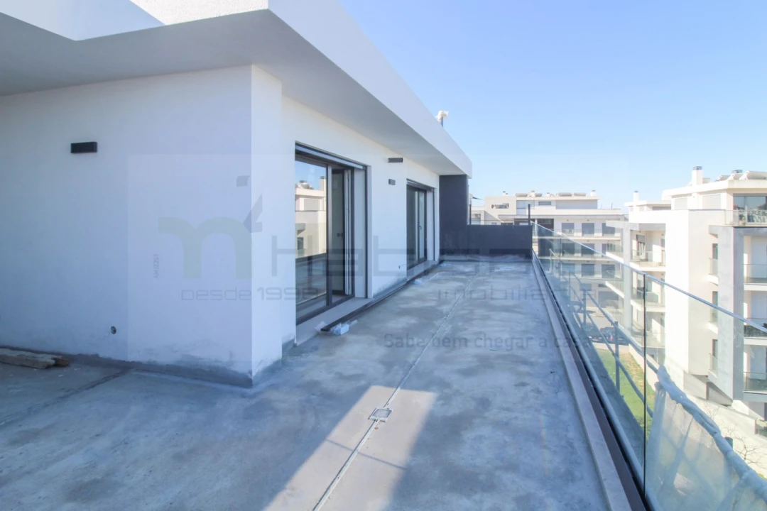 Apartamento T3 para Venda em Charneca de Caparica e Sobreda Foto 24