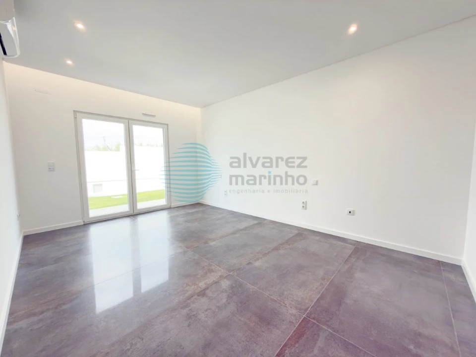 Moradia T4 para Venda em Silveira Foto 4