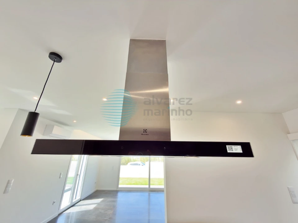 Moradia T4 para Venda em Silveira Foto 49