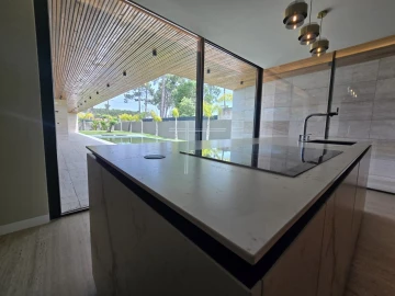 Moradia T5 para Venda em Corroios