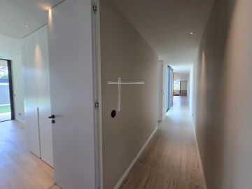 Moradia T5 para Venda em Corroios
