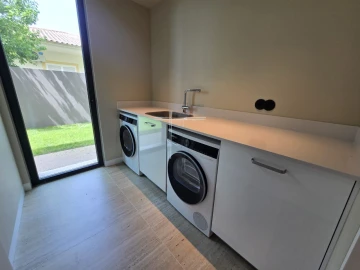 Moradia T5 para Venda em Corroios