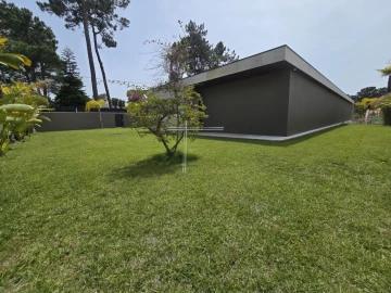 Moradia T5 para Venda em Corroios