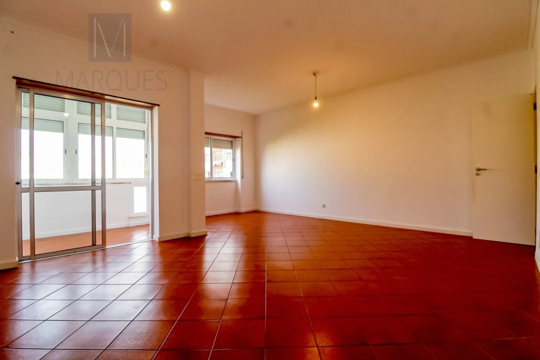 Apartamento T3 para Arrendamento em Almada, Cova da Piedade, Pragal e Cacilhas Foto 5