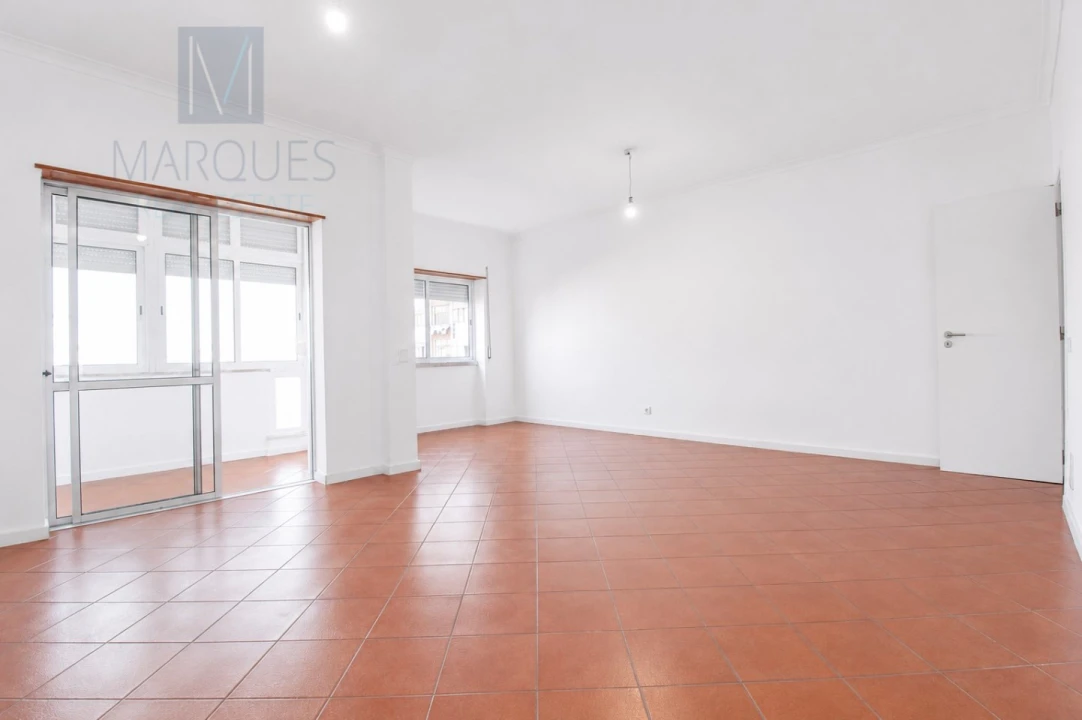 Apartamento T3 para Arrendamento em Almada, Cova da Piedade, Pragal e Cacilhas Foto 1