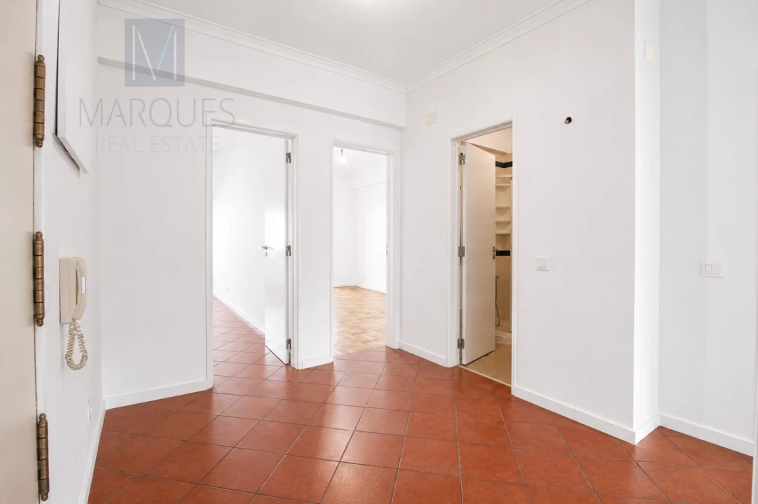 Apartamento T3 para Arrendamento em Almada, Cova da Piedade, Pragal e Cacilhas Foto 8