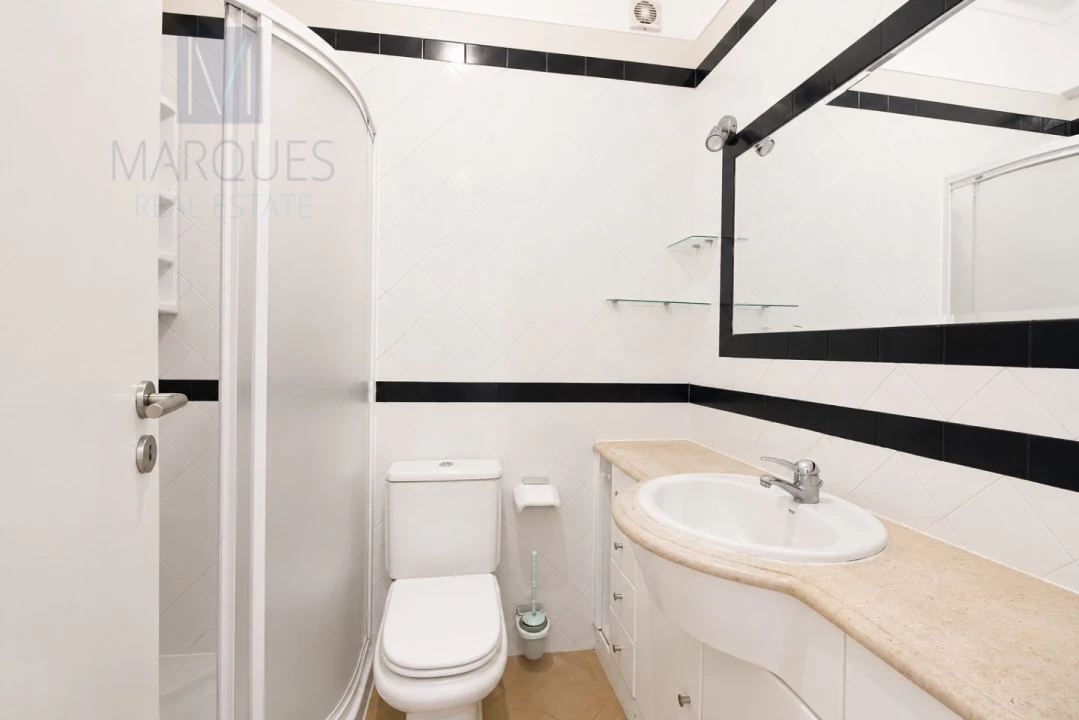 Apartamento T3 para Arrendamento em Almada, Cova da Piedade, Pragal e Cacilhas Foto 9