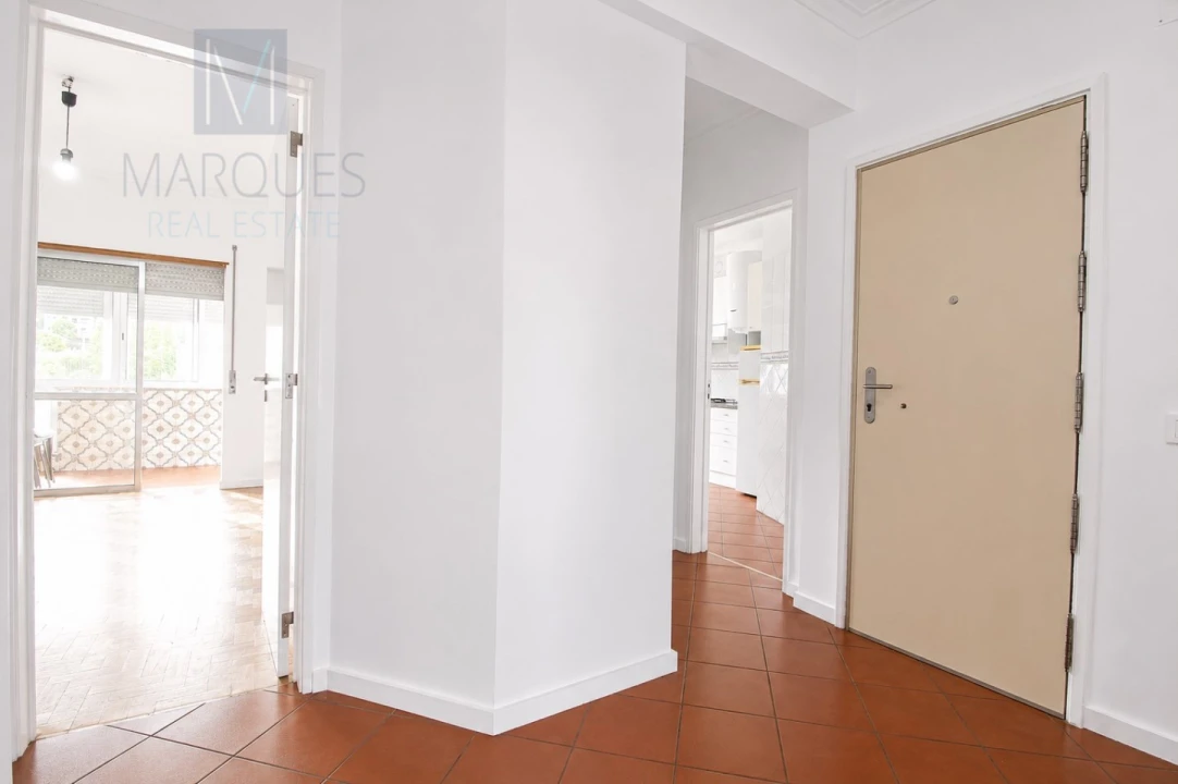 Apartamento T3 para Arrendamento em Almada, Cova da Piedade, Pragal e Cacilhas Foto 14