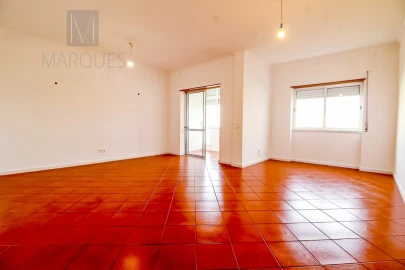 Apartamento T3 para Arrendamento em Almada, Cova da Piedade, Pragal e Cacilhas