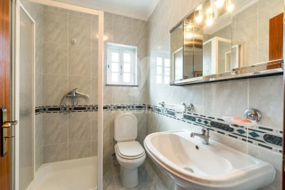 Moradia T4 para Venda em Castro Daire