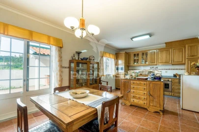 Moradia T4 para Venda em Castro Daire