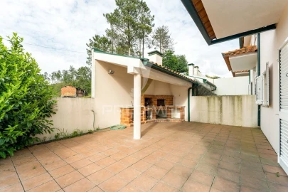 Moradia T4 para Venda em Castro Daire