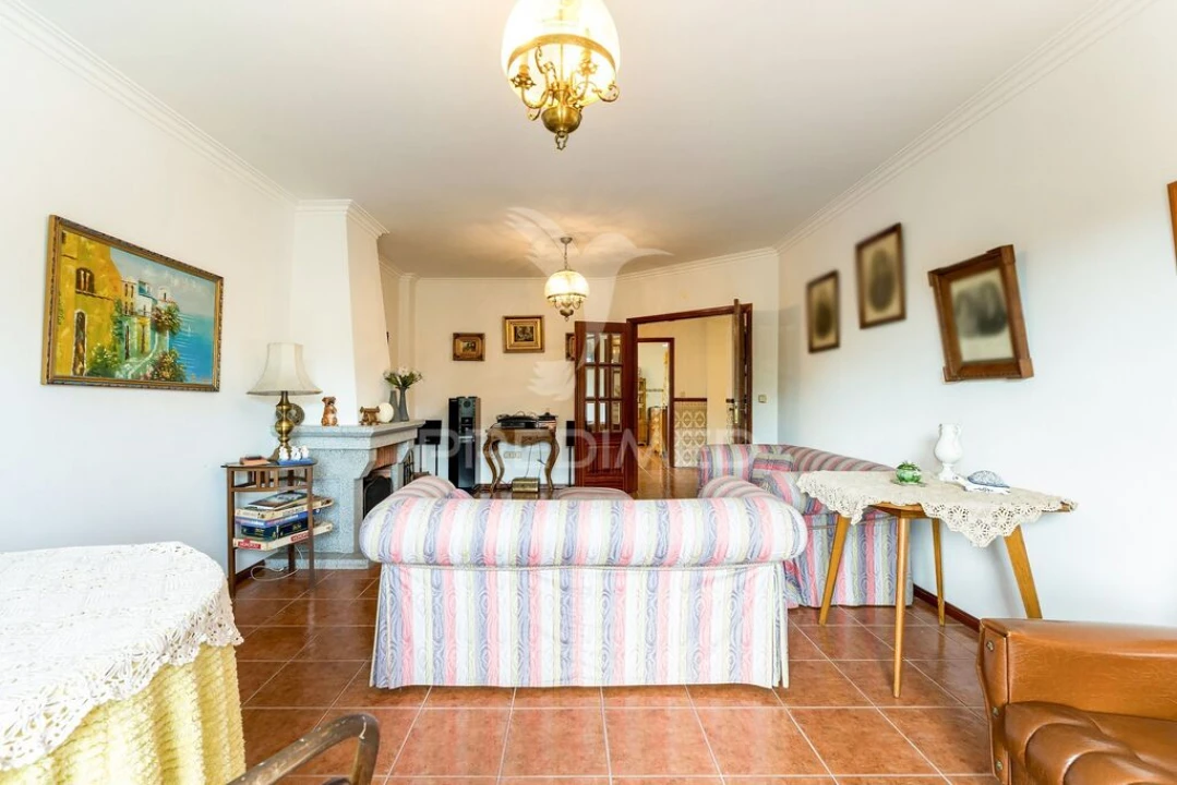 Moradia T4 para Venda em Castro Daire Foto 5