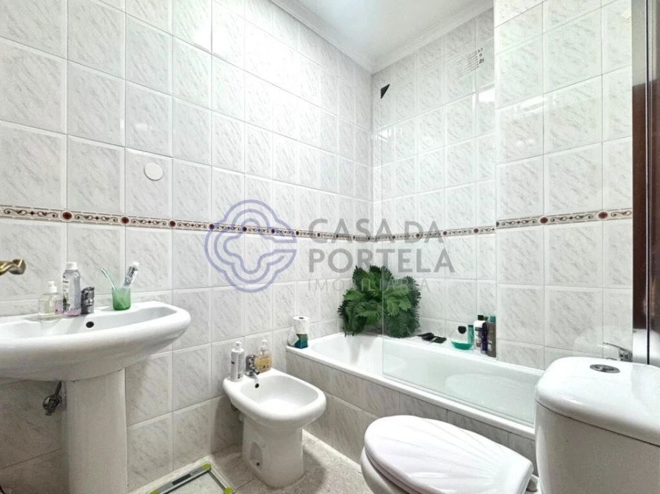 Apartamento T2 para Venda em Fânzeres e São Pedro da Cova Foto 17