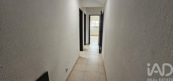 Moradia T5 para Venda em Charneca de Caparica e Sobreda