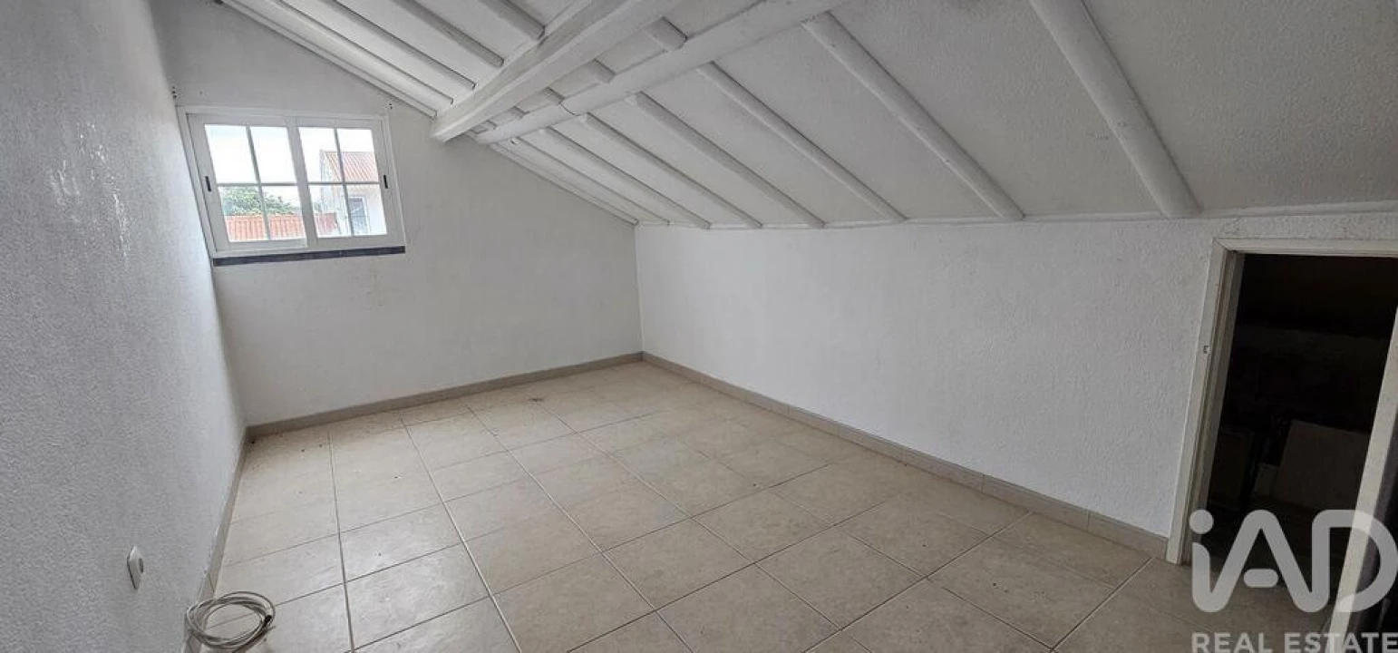 Moradia T5 para Venda em Charneca de Caparica e Sobreda Foto 16
