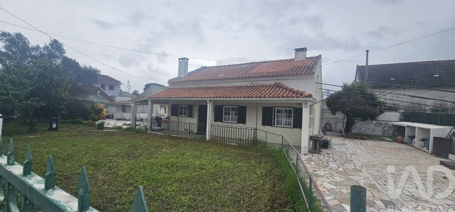 Moradia T5 para Venda em Charneca de Caparica e Sobreda Foto 1