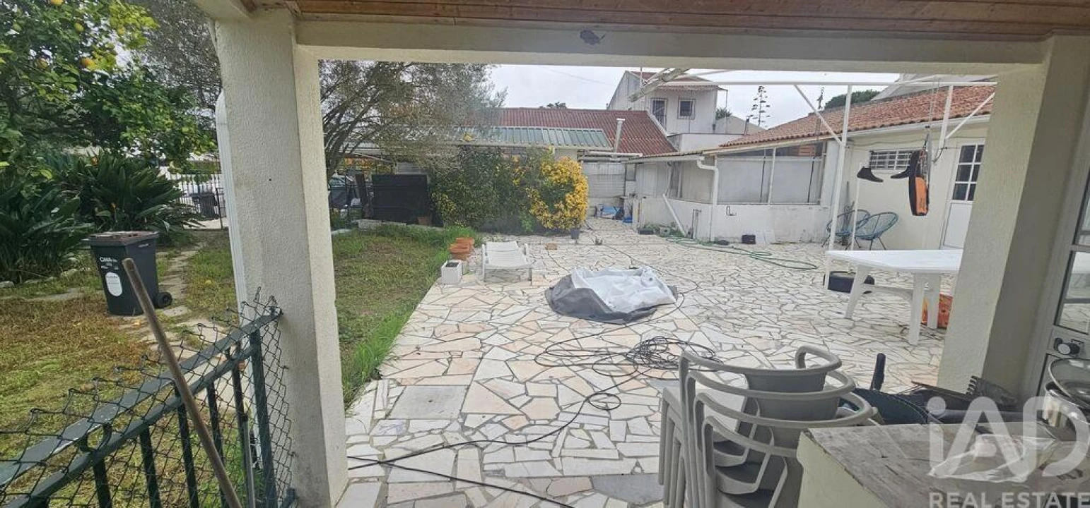 Moradia T5 para Venda em Charneca de Caparica e Sobreda Foto 5
